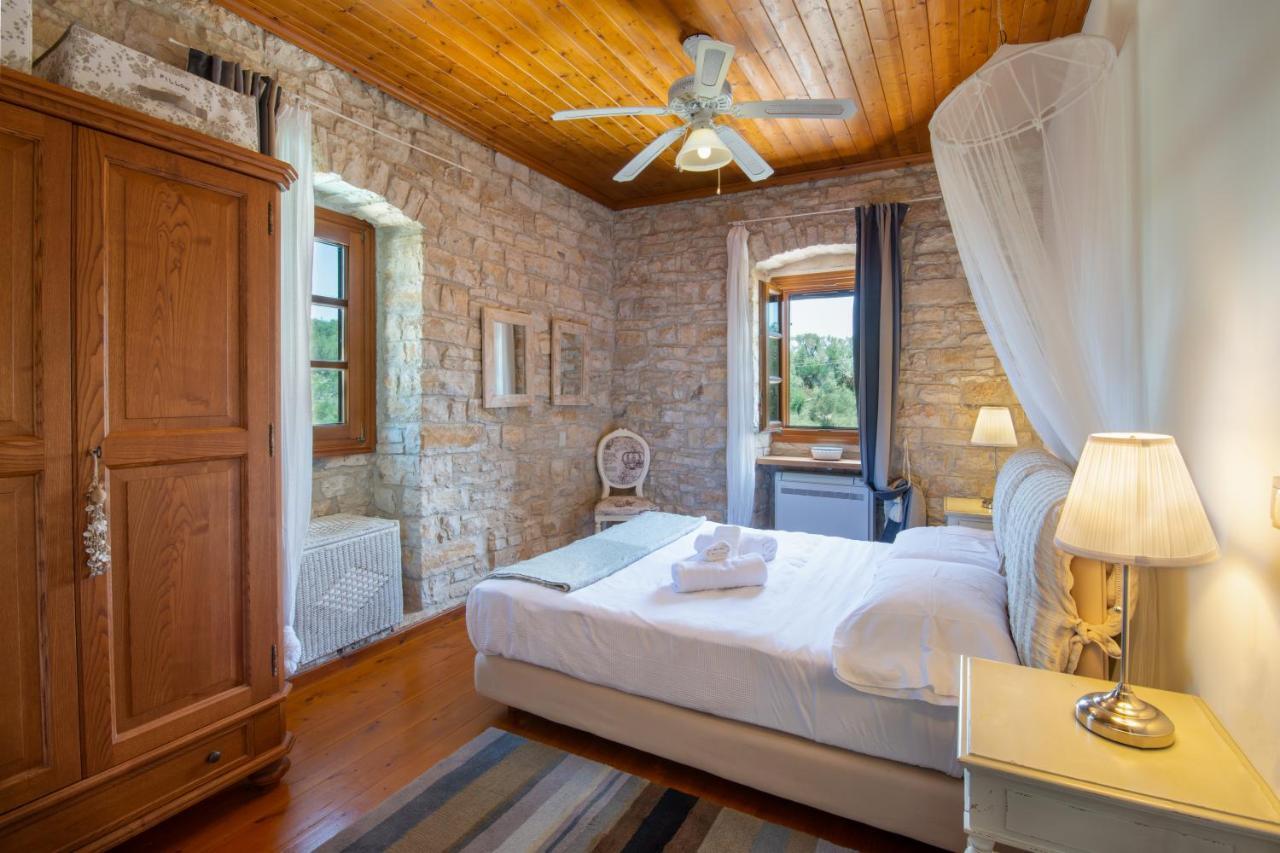 Kiparissi Villa Kourtaiika Exterior photo