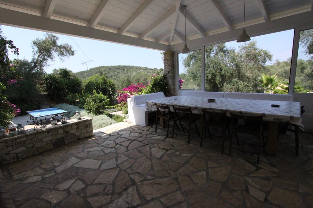 Kiparissi Villa Kourtaiika Exterior photo